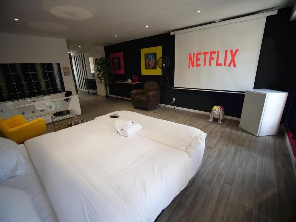 Ng Suitehome - Lille I Roubaix Centre I Grand Place - Balneo - Netflix - Wifi Kültér fotó
