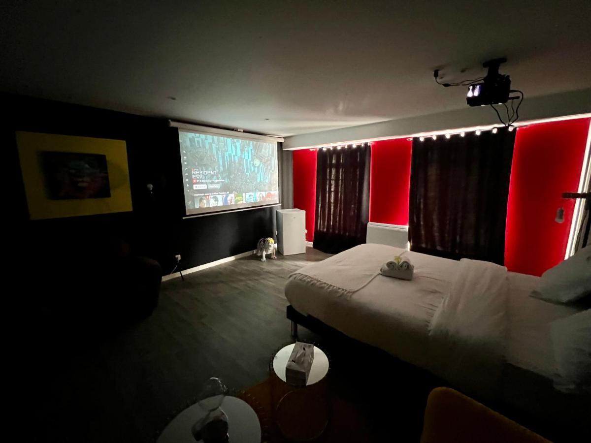 Ng Suitehome - Lille I Roubaix Centre I Grand Place - Balneo - Netflix - Wifi Kültér fotó